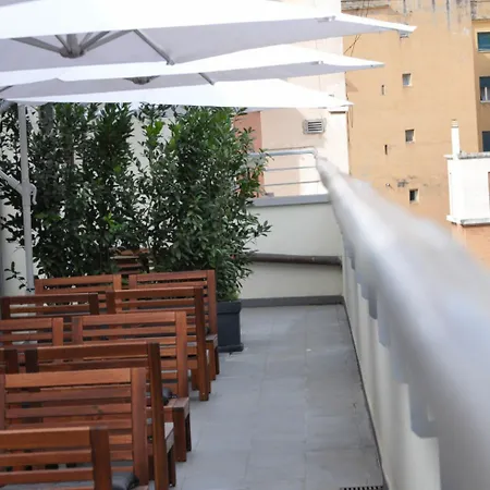 Πανσιόν Domus Helena 4*