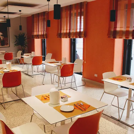 Guest house Domus Helena 4*