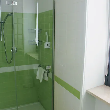 Guest house Domus Helena 4*