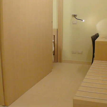 Domus Helena Гостевой дом Рим