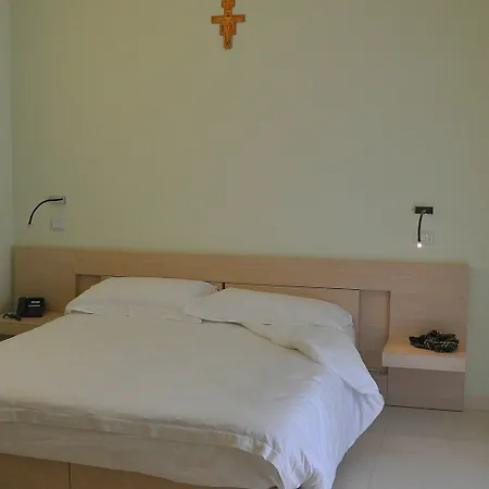 Domus Helena Гостевой дом 4*