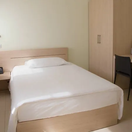 Domus Helena Гостевой дом 4*